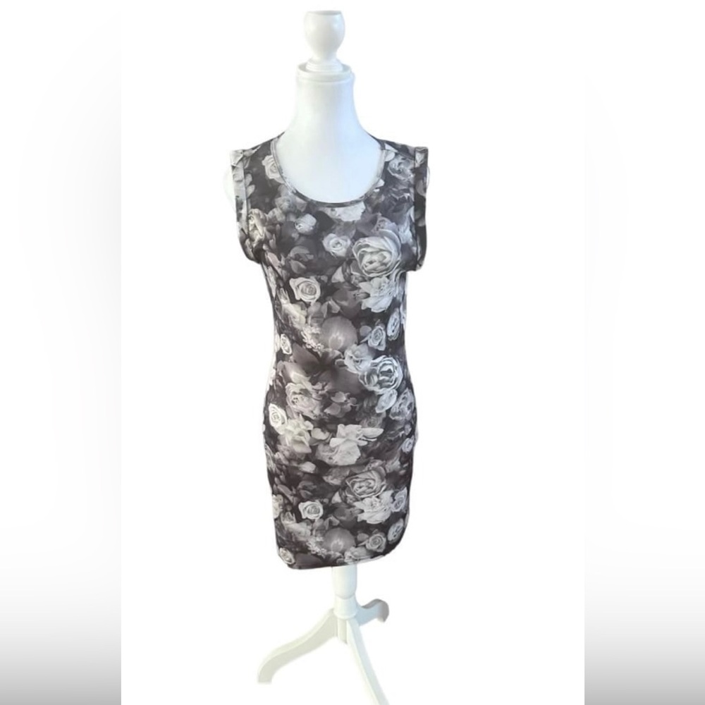 Guess Women’s Floral Gray Rose Fitted Sleeveless Tank Bodycon Dress‎ Medium